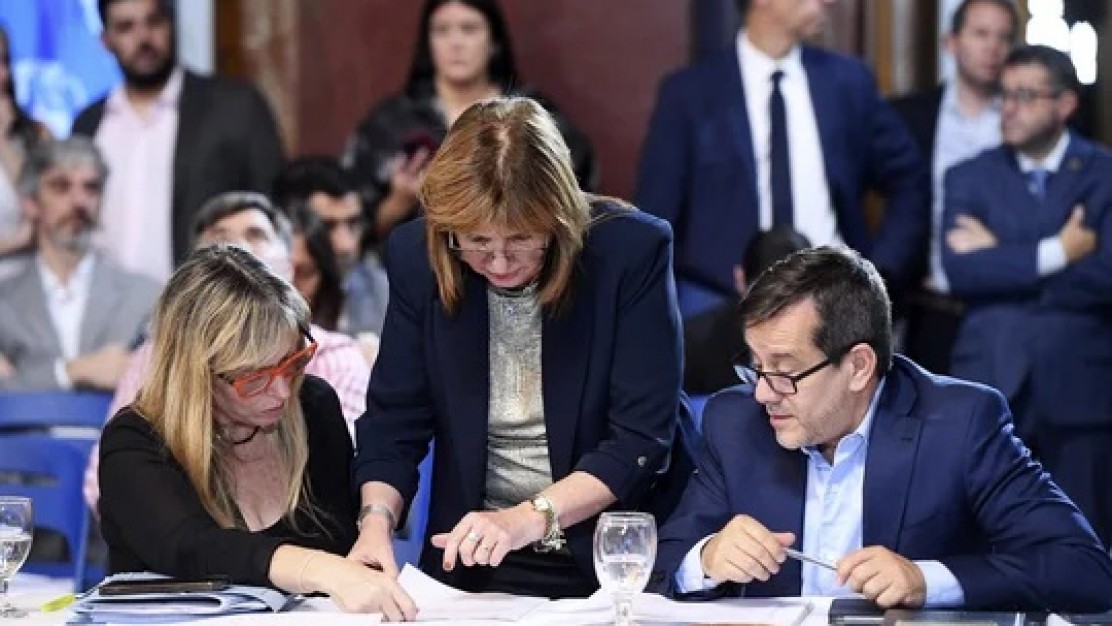 Patricia Bullrich busca el dictamen de la Reforma Laboral para convertirla en ley el 27 de febrero