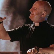 Padre Guilherme llega a Buenos Aires para homenajear al Papa Francisco