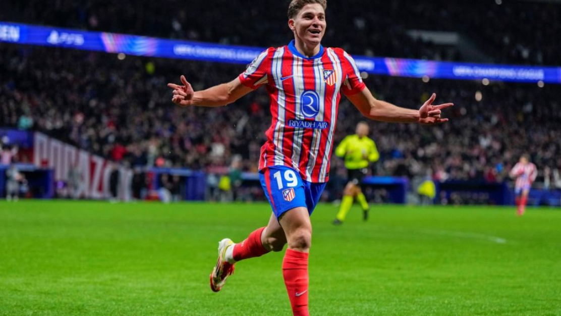 Julián Álvarez tomó una decisión clave y sacude el mercado europeo