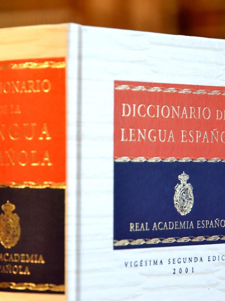 Poliamor, transgénero y bitcoin, entre las nuevas palabras del diccionario  de la RAE