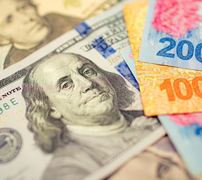 El "Carry Trade": La jugada financiera que hace bajar el dólar